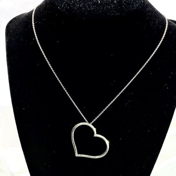 AEG# Sterling 925 Silver Heart pendant & Sterling Chain - Picture 1 of 10